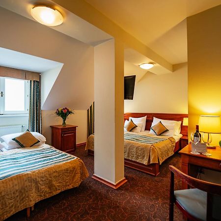 Hotel U Divadla - Czech Leading Hotels Prag Eksteriør billede