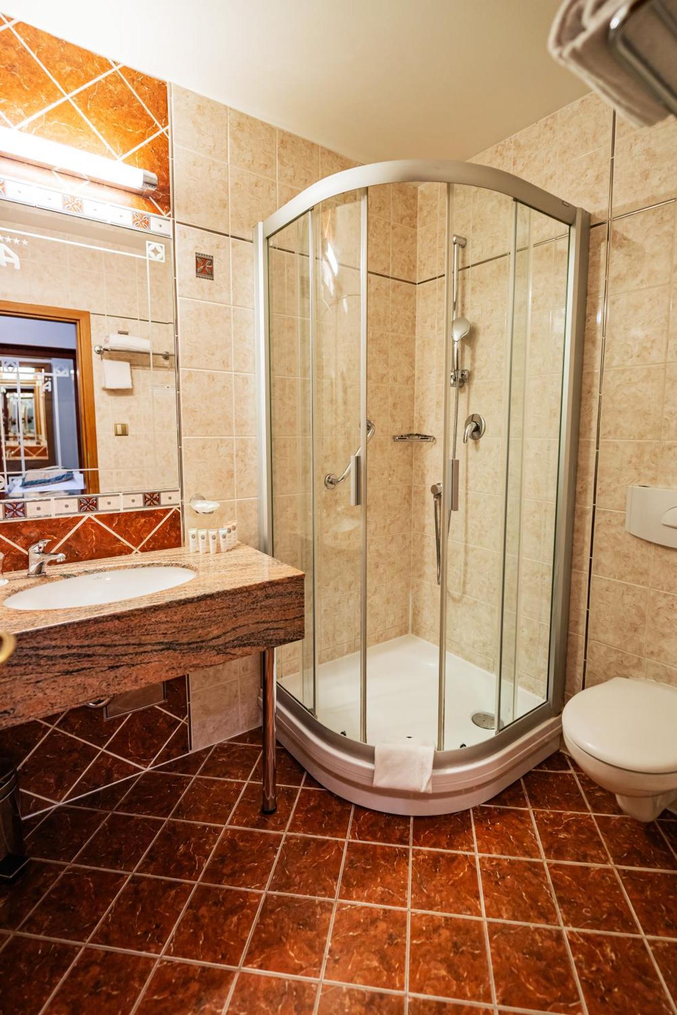 Hotel U Divadla - Czech Leading Hotels Prag Eksteriør billede