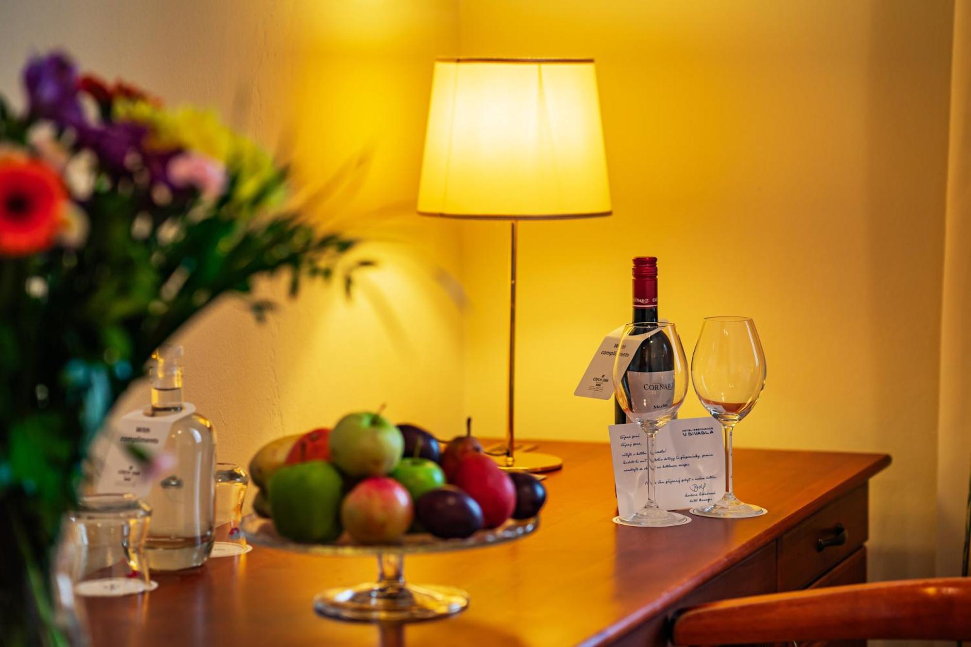 Hotel U Divadla - Czech Leading Hotels Prag Eksteriør billede