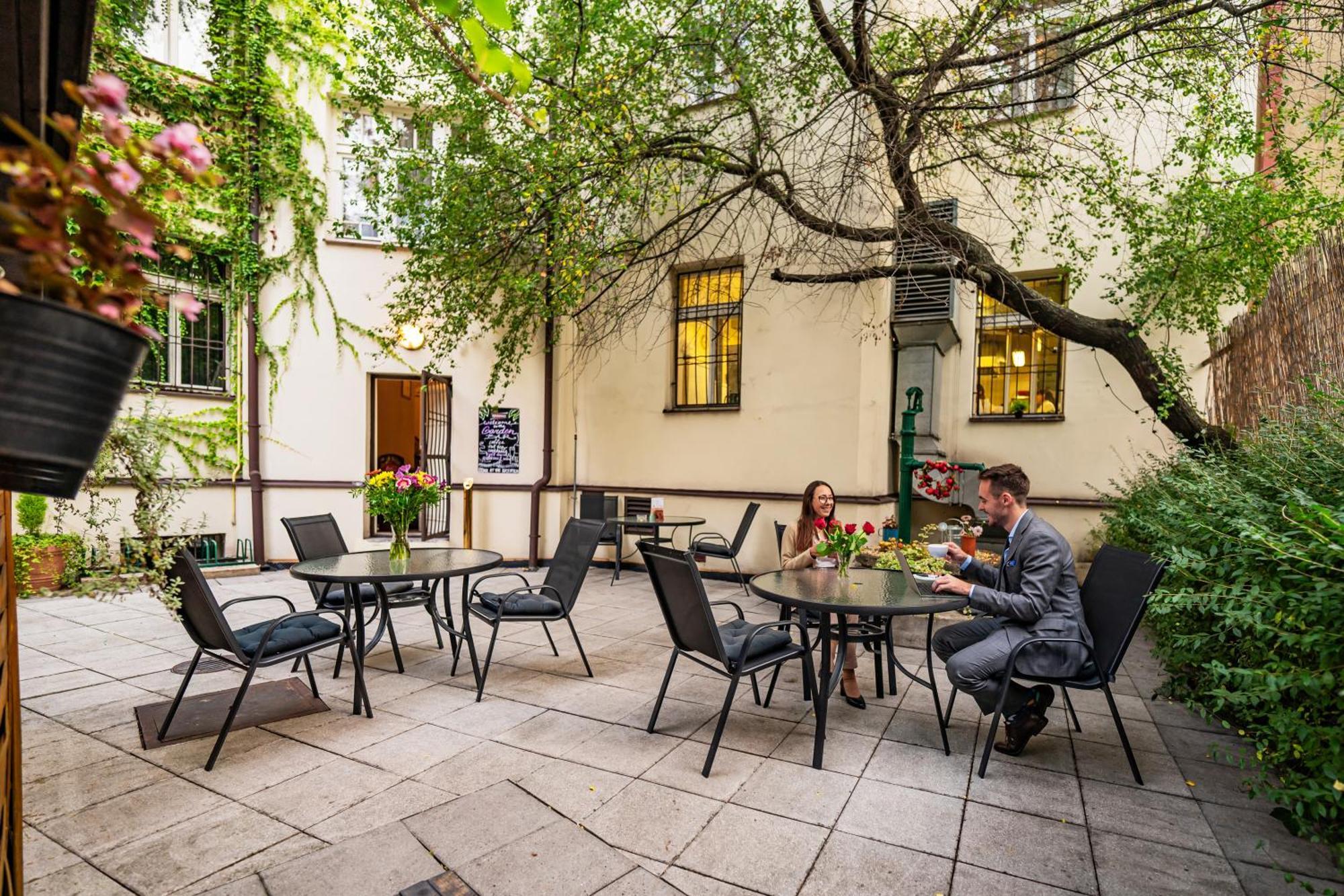 Hotel U Divadla - Czech Leading Hotels Prag Eksteriør billede