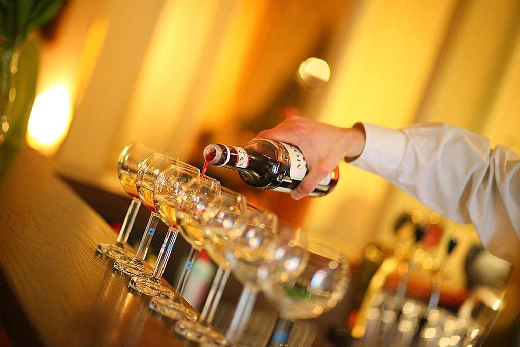 Hotel U Divadla - Czech Leading Hotels Prag Eksteriør billede
