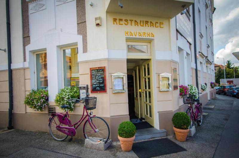 Hotel U Divadla - Czech Leading Hotels Prag Eksteriør billede