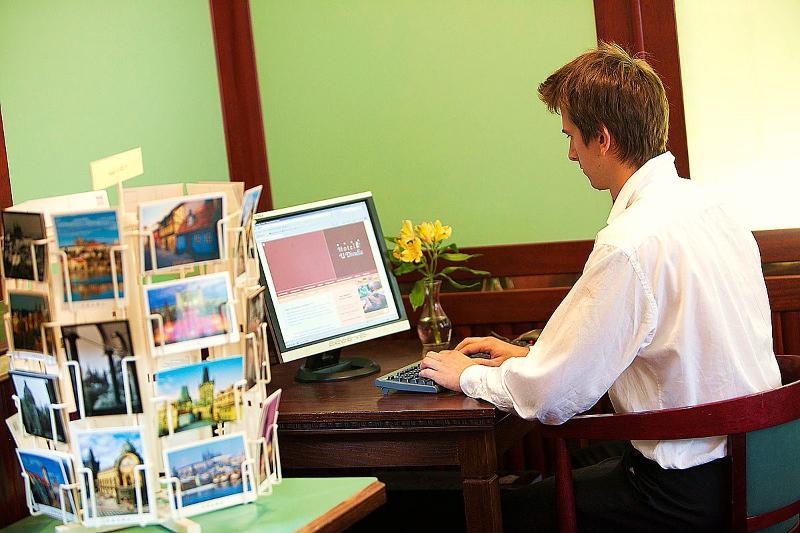 Hotel U Divadla - Czech Leading Hotels Prag Eksteriør billede